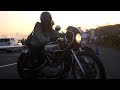 Nostalgicbike.com / カフェレーサーに乗る素敵な女性
