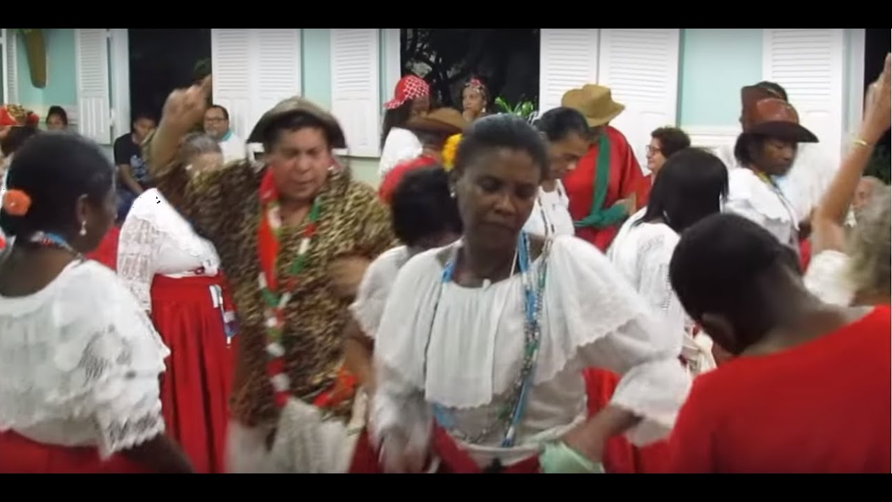 TAMBOR DE MINA/CHEGADA DE SEU MANEZINHO NO FESTEJO DE SÃO LÁZARO - COM SEU JOÃO DA VILA NOVA