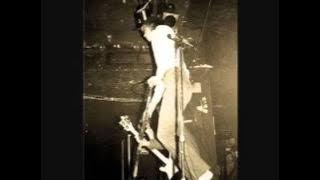 Johnnie Lovesin - Slow Dancin' to a Fast Song