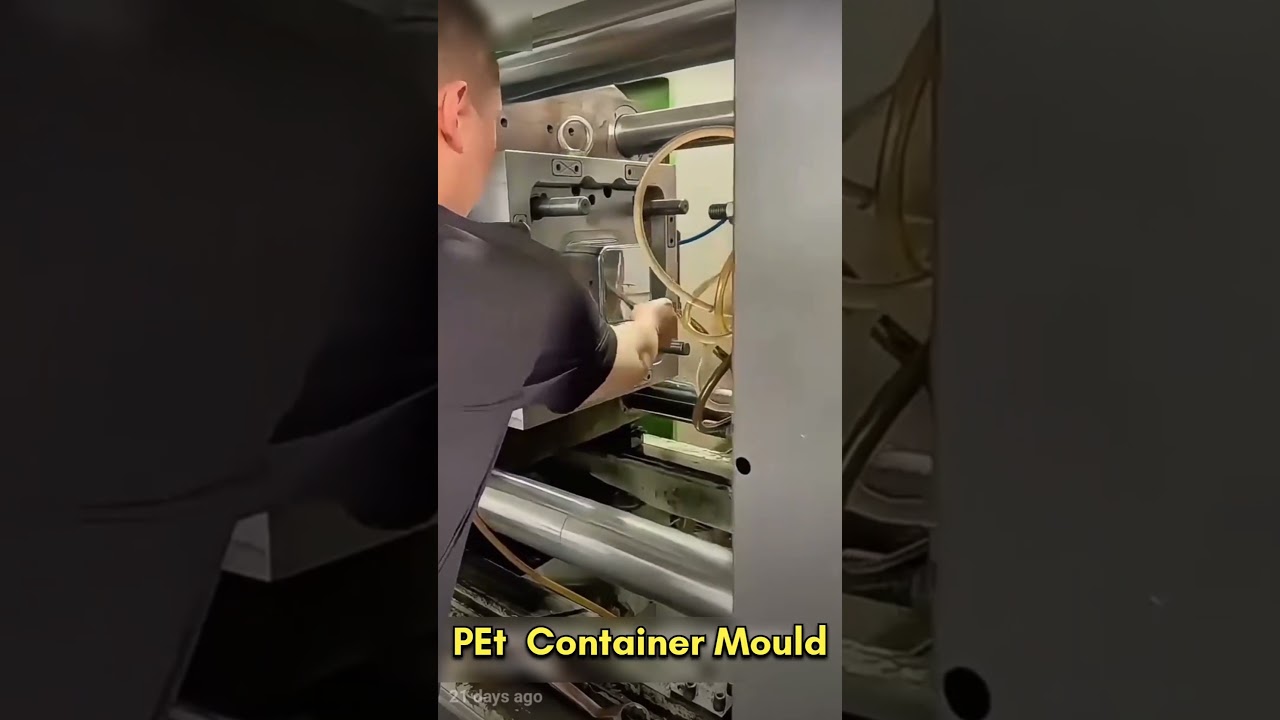 PET Transparent Container Mould Testing