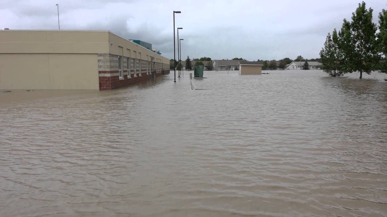 High river flood 2013 YouTube