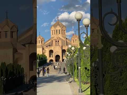 Աստծու սերը մեր հանդեպ նրանով երևաց որ Աստված իր միածին Որդուն աշխարհ ուղարկեց 