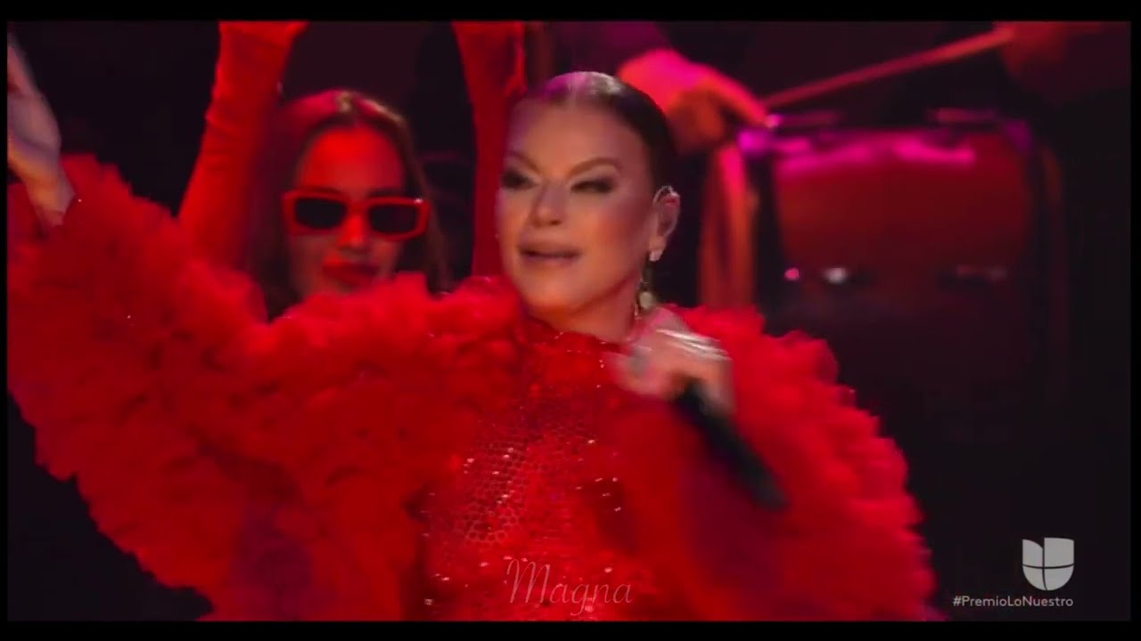 Olga Tañon en Premio Lo Nuestro 2024 - Premio a la excelencia 👏🏼