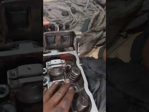 همیشه از خودت ابتکار به خرج بده جا زدن خار سوپاپ بدون ابزار
