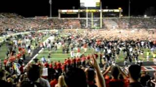 TEXAS LONGHORNS LOSE, TEXAS TECH RED RAIDERS STORM THE FIELD!!!