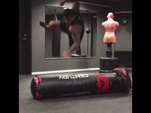 تخيل يتمرن عليك ضرب