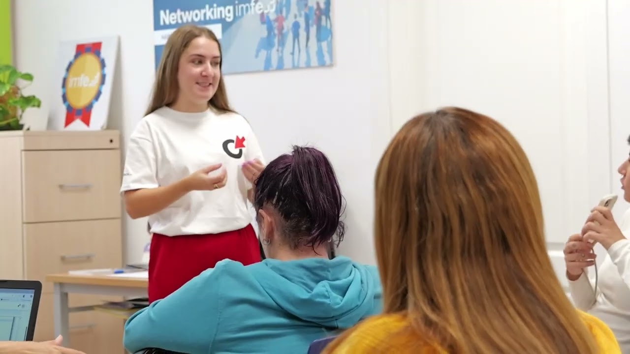 Taller Mujeres Progresistas. El Programa YoConecto en Chipiona