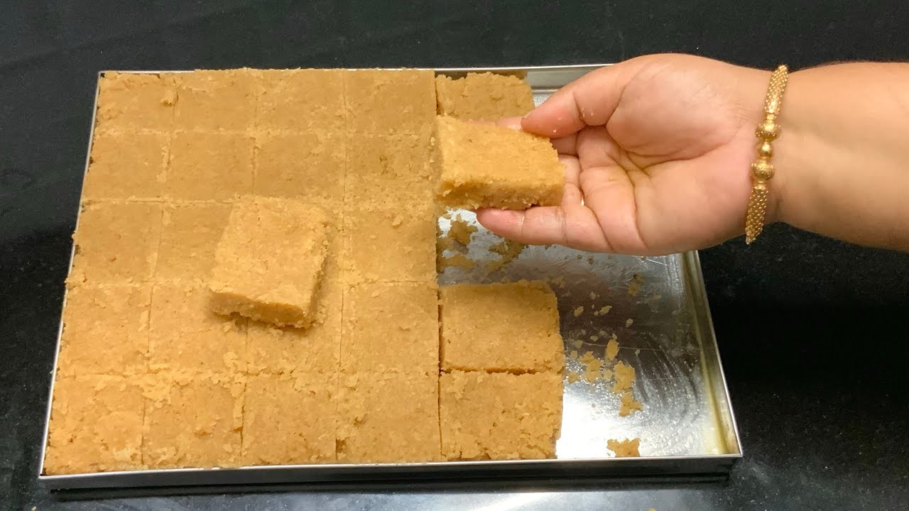 தேங்காய்பர்பி இப்படி வெல்லம் சேர்த்து செஞ்சுஅசத்ங்க /coconutburfi with jaggery /Thengai burfi sweet