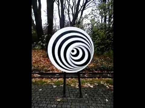 Video: Iluzion Pasqyre Në Punë