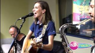 Zuzana Smatanová - Daj ruku do mojej ruky (live@Funradio)