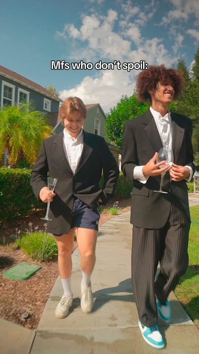 Mfs who watch Anime🥂