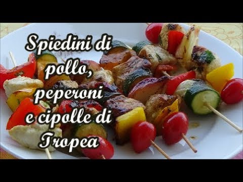 Video: Spiedini Di Pollo Con Zucchine E Cipolle