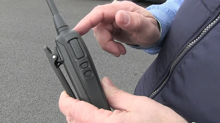 Using a Two Way Radio - The Basics of Communicating - DayDayNews