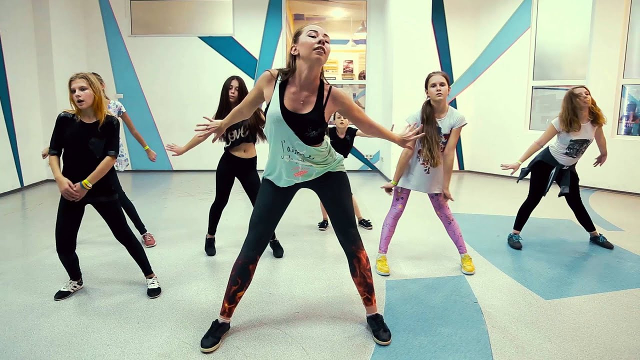 contemporary art ตัวอย่าง Demi Lovato – Neon Lights.Jazz Funk by Анастасия Косых.Junior Workshop 11.2015