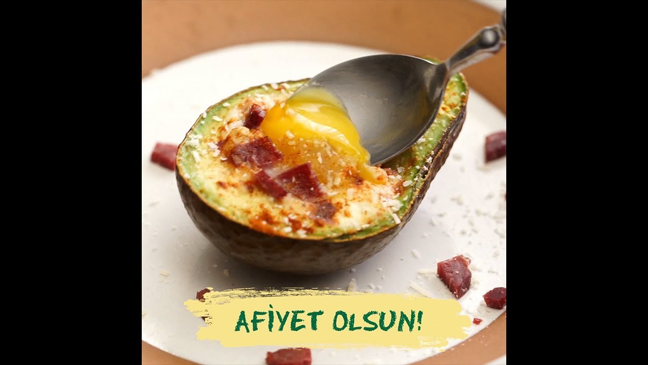 Fırında Avokadolu Yumurta Fırında Avokadolu Yumurta