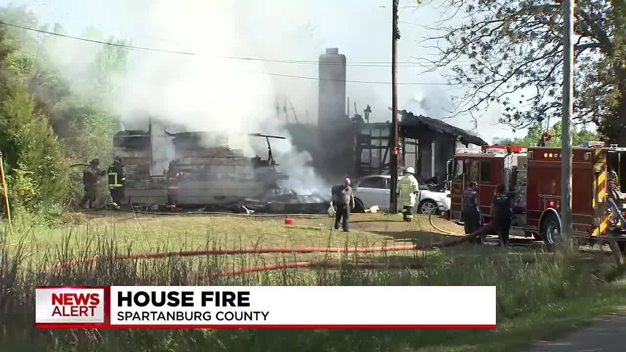 Crews respond to house fire in Spartanburg County - YouTube