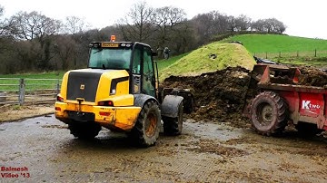 Muck-Loading with JCB TM310S, John Deere and K-two