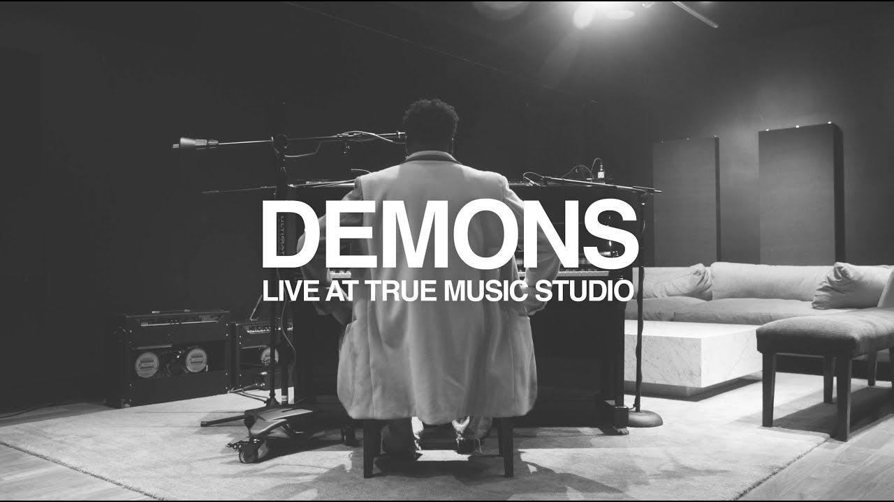 Ver Dante Bowe - Demons (Live at TRUE Music Studio) no YouTube Ver Dante Bowe - Demons (Live at TRUE Music Studio) no YouTube