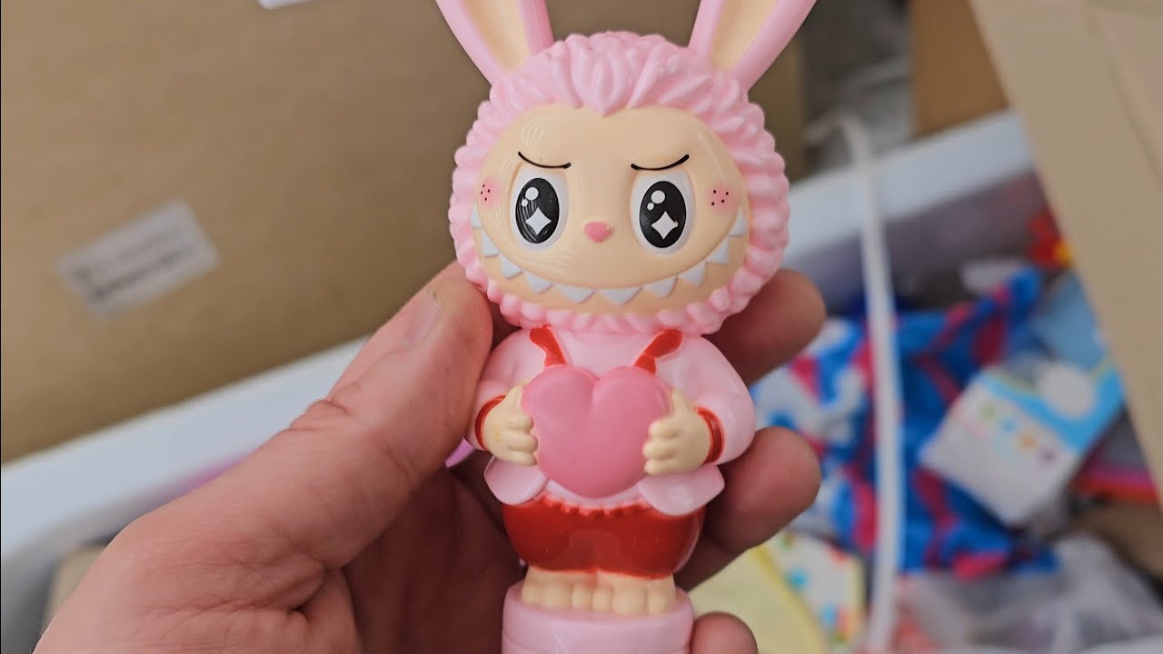 🔴Нашёл Лабубу на мусорке Питера. Как я зарабатываю лазая по мусоркам Санкт-Петербурга. 