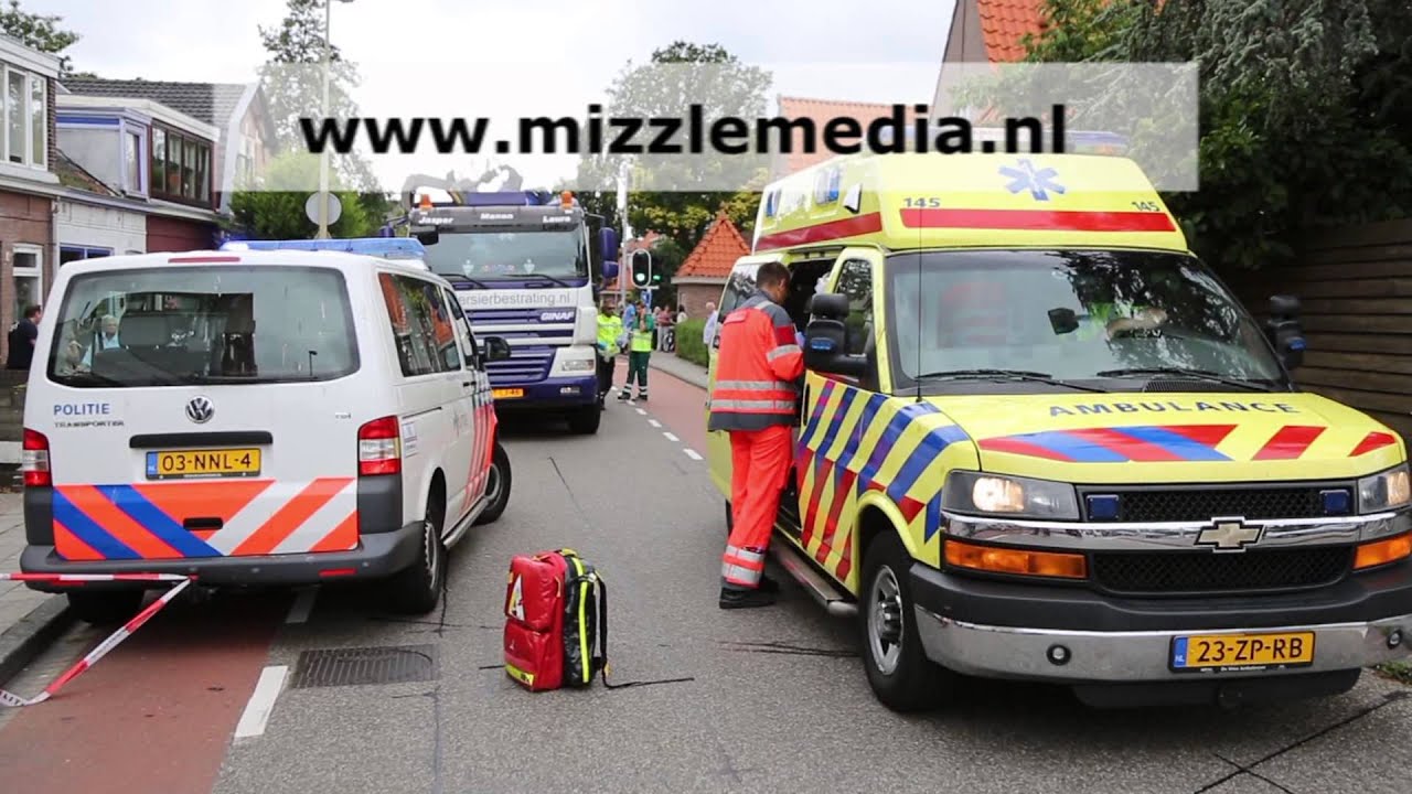 Fietsster (73) ernstig gewond na aanrijding met vrachtwagen op de Pijlslaan in Haarlem