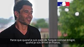 Reportage avec M.Cansel Elçin, acteur, à l’occasion de la Fête nationale du 14 juillet 2021