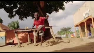 Cheeza Africana Dancing to Shakamo by Eddy Kenzo & Tribe Mark