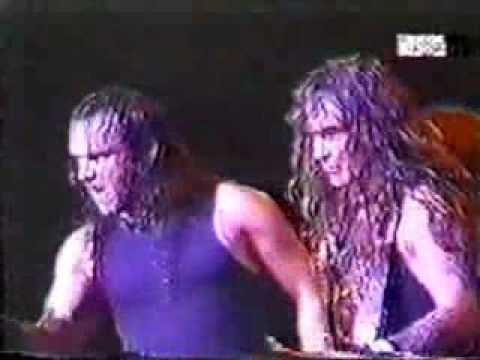 Blaze gets mad!!  Iron Maiden Chile 1996