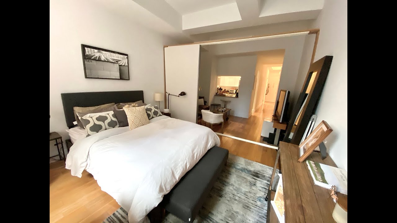 Huge studio plus home office @ 99 John st.