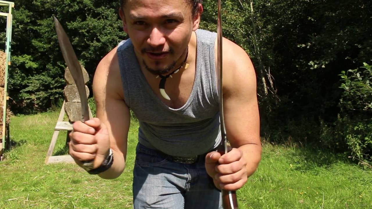 LANZAMIENTO DE CUCHILLOS KUKRI ((Throwing kukri) YouTube