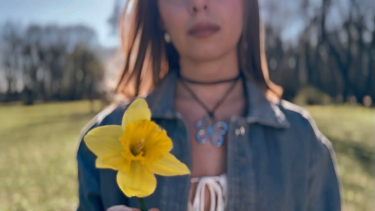 Magdalena Wasylik - Kwiaty we włosach