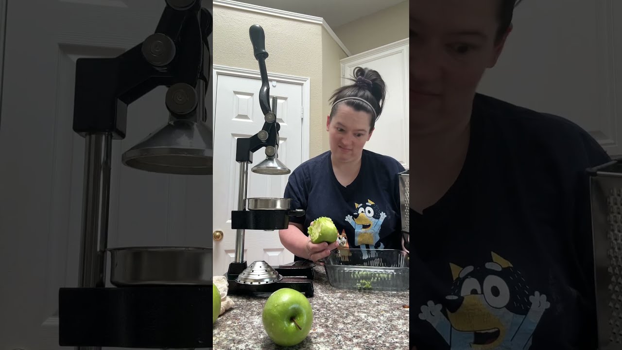 OKAY WHO MADE NOISE Manualjuicer Castironjuicer Applejuice Freshjuice