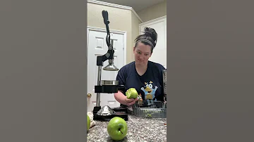 OKAY WHO MADE NOISE Manualjuicer Castironjuicer Applejuice Freshjuice 