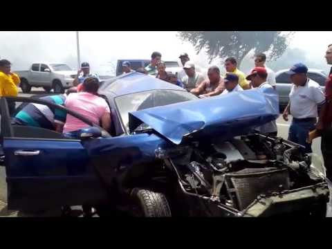 Fuerte choque cerca del peaje de Puerto Ordaz y Sidor (16-04-15) - YouTube