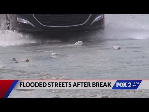 Video Water main break causes traffic chaos and crash in St. Louis