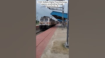 13181 Kolkata Silghat Town kaziranga express accelerating through Kamarkundu JN
