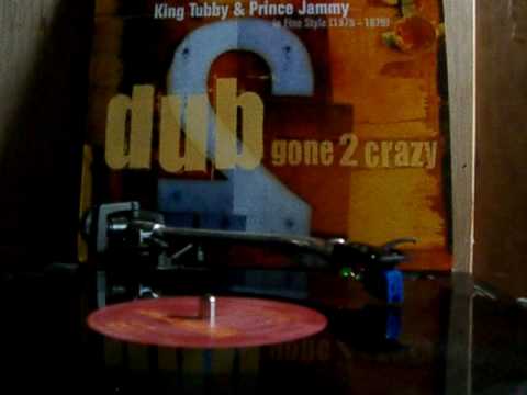 Ver King Tubby & Prince Jammy 「Breaking up Dubwise」 en YouTube Ver King Tubby & Prince Jammy 「Breaking up Dubwise」 en YouTube