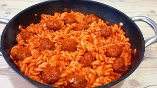 Rețeta rapidă de Paste cu chiftele în sos tomate/super gustoase 😃Monik Cooking 