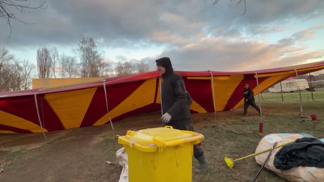 Cirkus Humberto Pardubice 2025 odjezd transportů z města