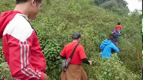 Từ đỉnh mốc số 0 Apachai đi xuống