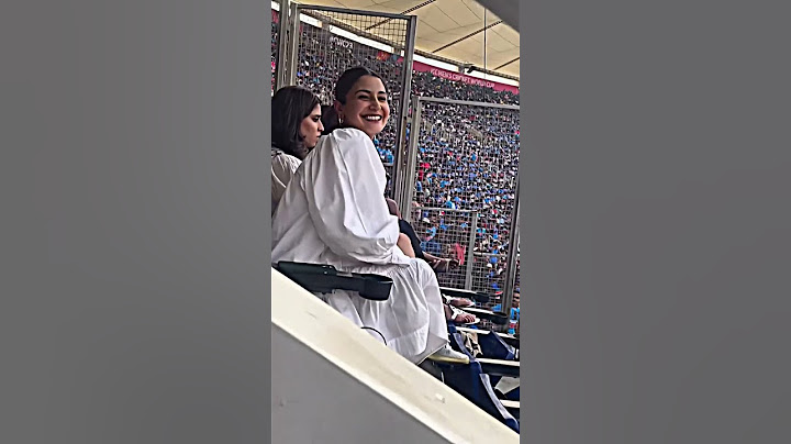 Arijit Singh Capture anushka sharma's pic 🔥❤️ At Narendra Modi Stadium #indvspak