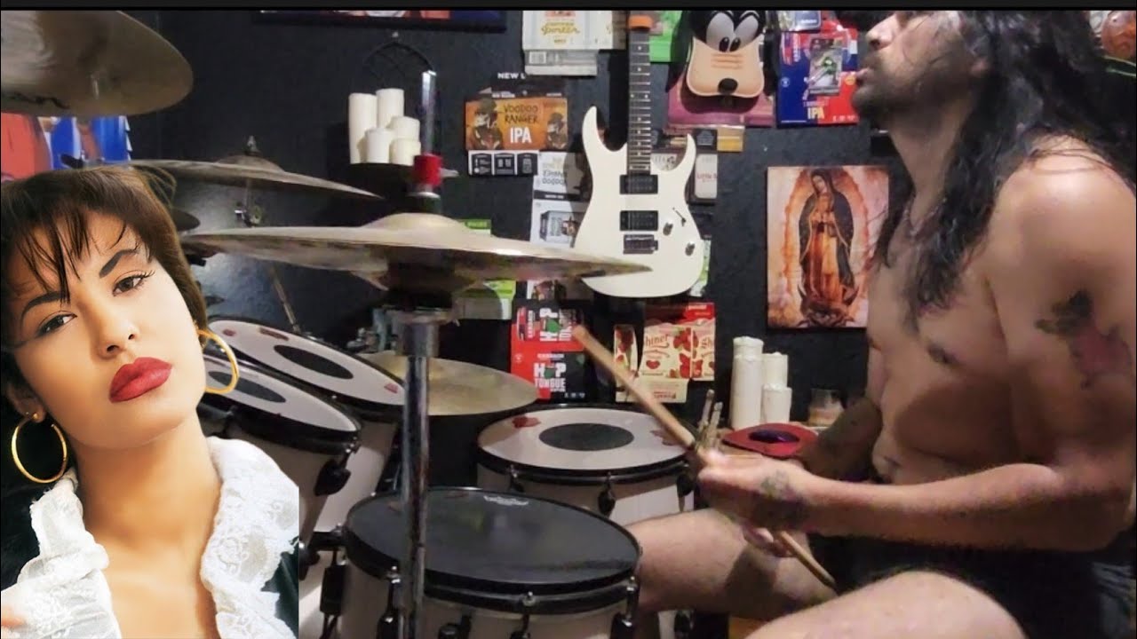 HALF-NAKED BROWN GUY DOES ANYTHING FOR SELENAS. 🥁 🥀 🚗  