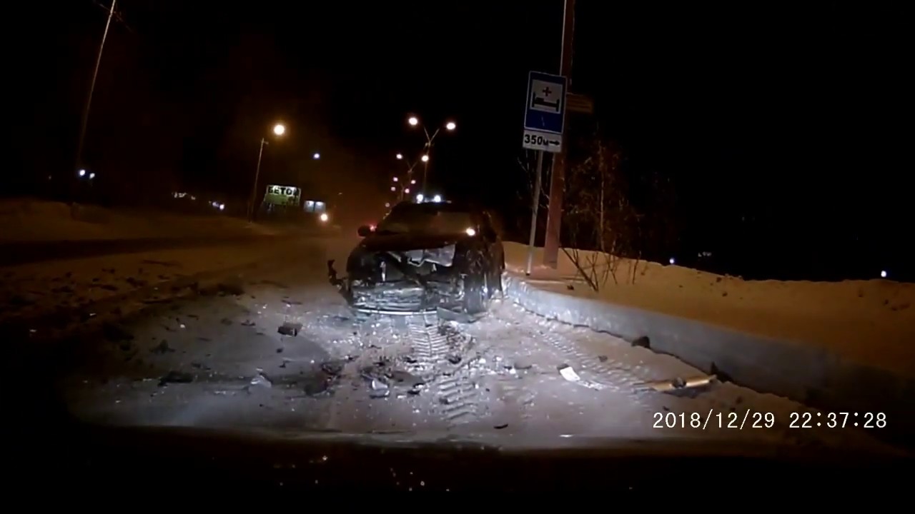 Лобовое столкновение volvo
