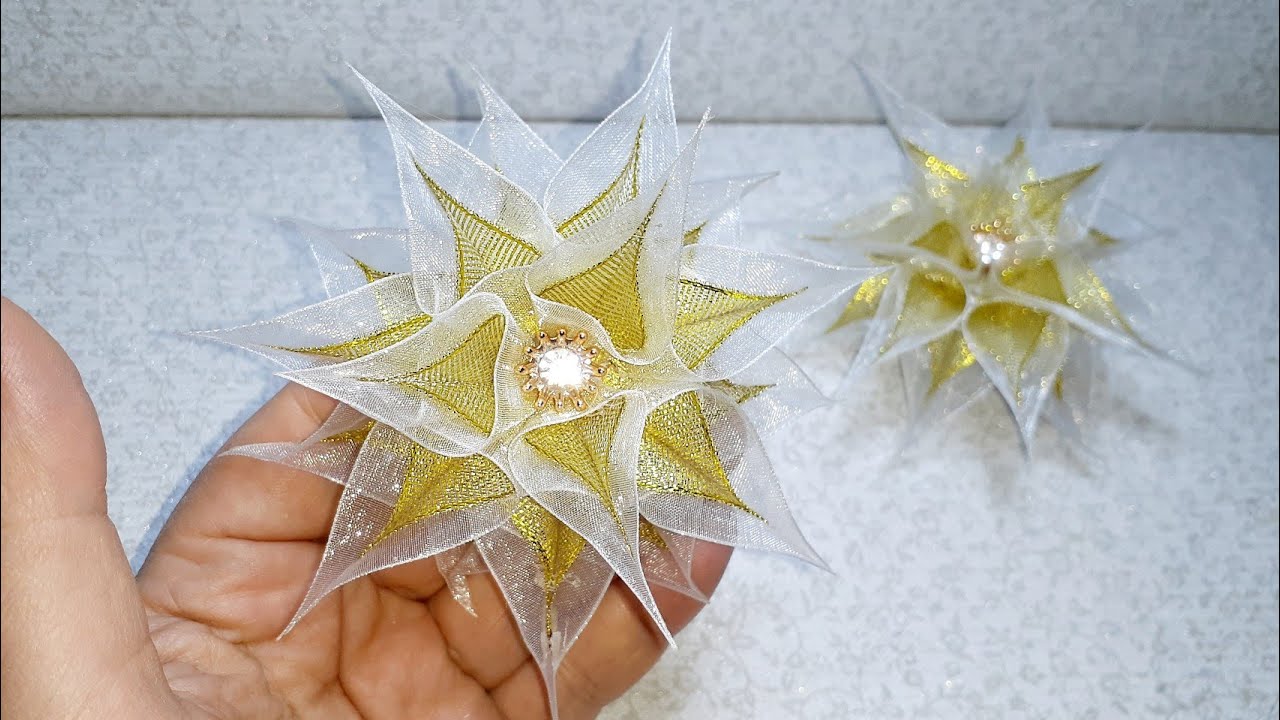 Цветок "Утренняя звезда " из органзы и парчи. Новогодний канзаши ...