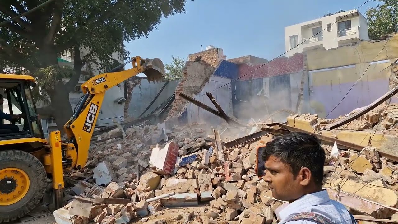 सर मे अपना घर खुद 2 फिट अन्दर ले रहा हूँ, मेरा घर मत तोड़ो || DTP RS BATTH , फर्रुखनगर GURUGRAM