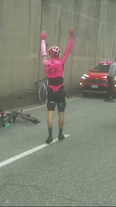 OUCH 😩 Bettiol is knocked off his bike by an official who was helping with another crash 😱 #crash