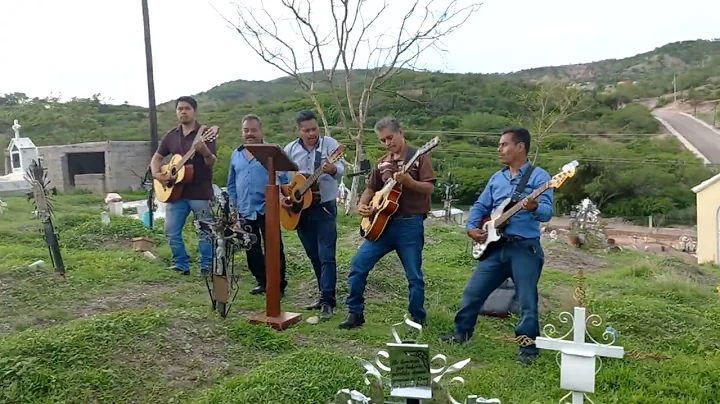 cruz de madera al estilo de sus amigos hermanos, S...
