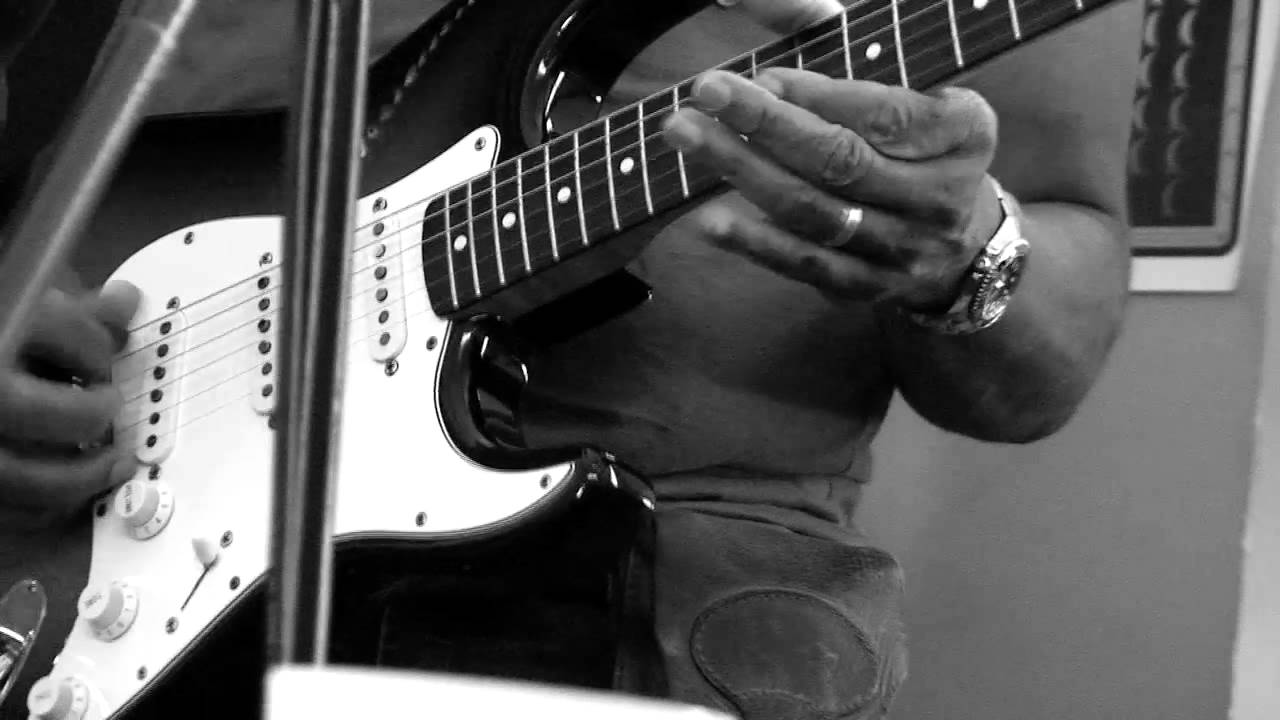 Watch Robert Cray - "Wont Be Coming Home" (live @WYCE) on YouTube
