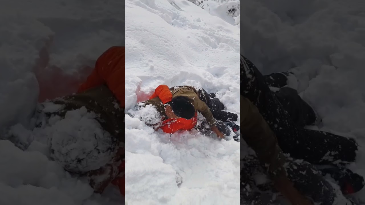 Snow + Friends + Kashmir = Full Entertainment 🤣 | Funny Snow Comedy Reels