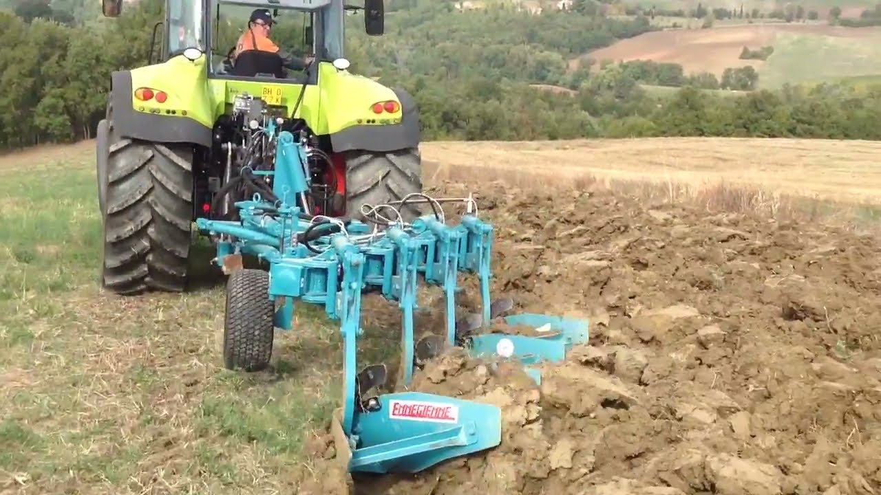è L'aratro Che Traccia Il Solco Aratro no stop fuori solco - YouTube