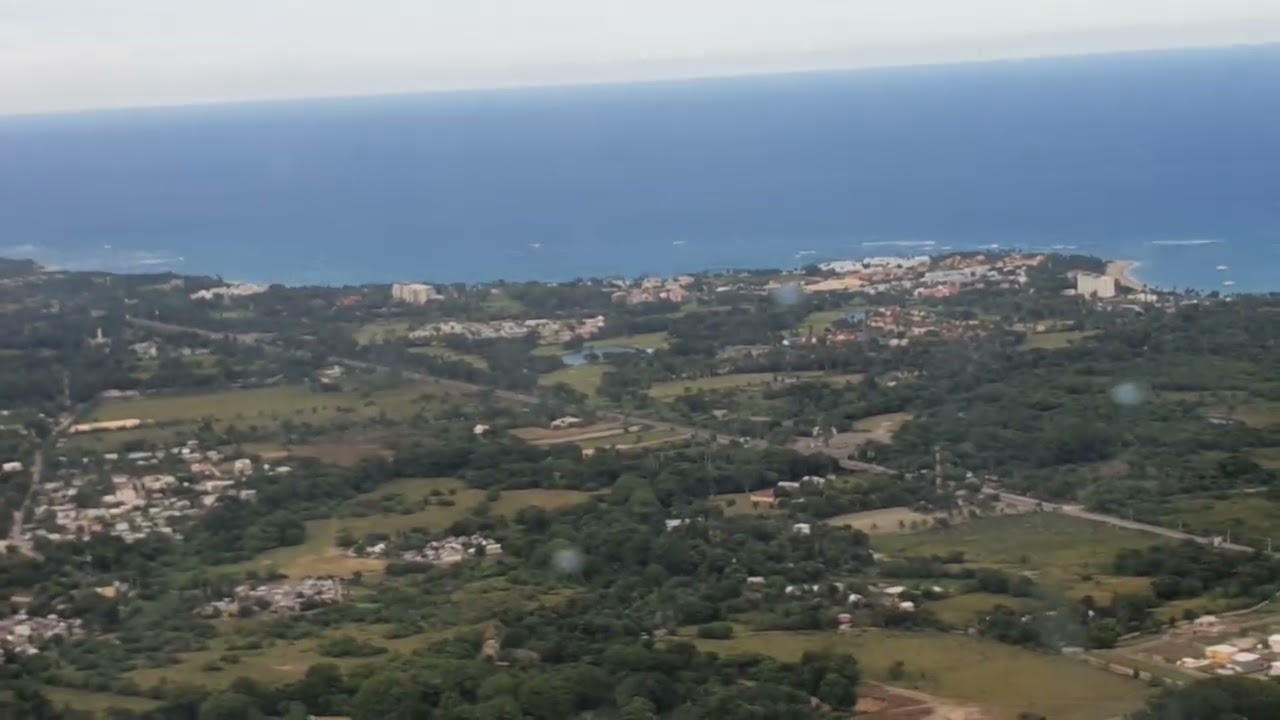 Puerto Plata Anflug auf Airport Greorgio Luperon Dominikanische Republik mit Condor